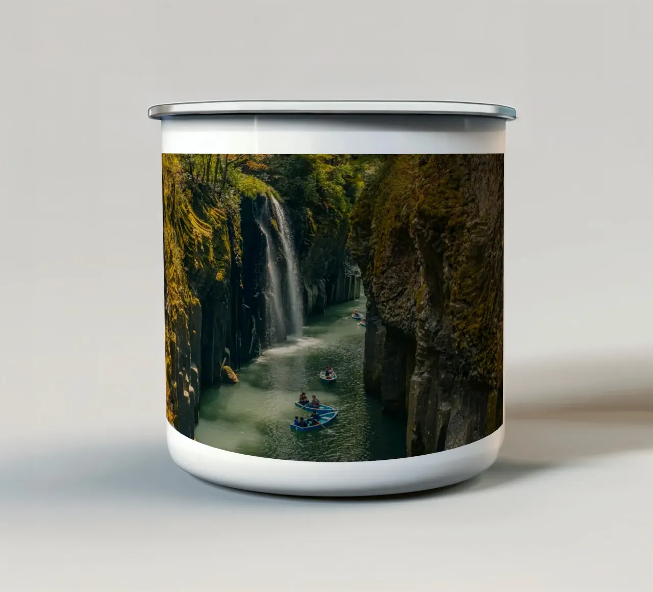 Gola di Takachiho a Miyazaki, Giappone tazza in smalto da Marcel Bisig