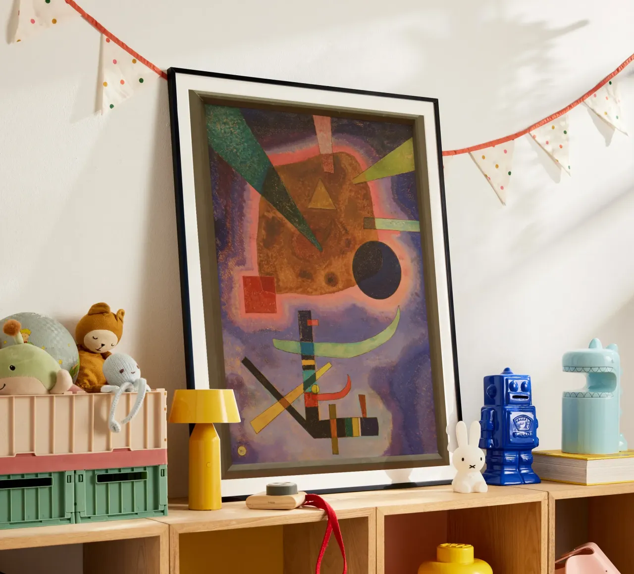 Wassily Kandinsky - Drei Elemente- Abstract Art Poster mit Holzrahmen von Aesthetic Muse