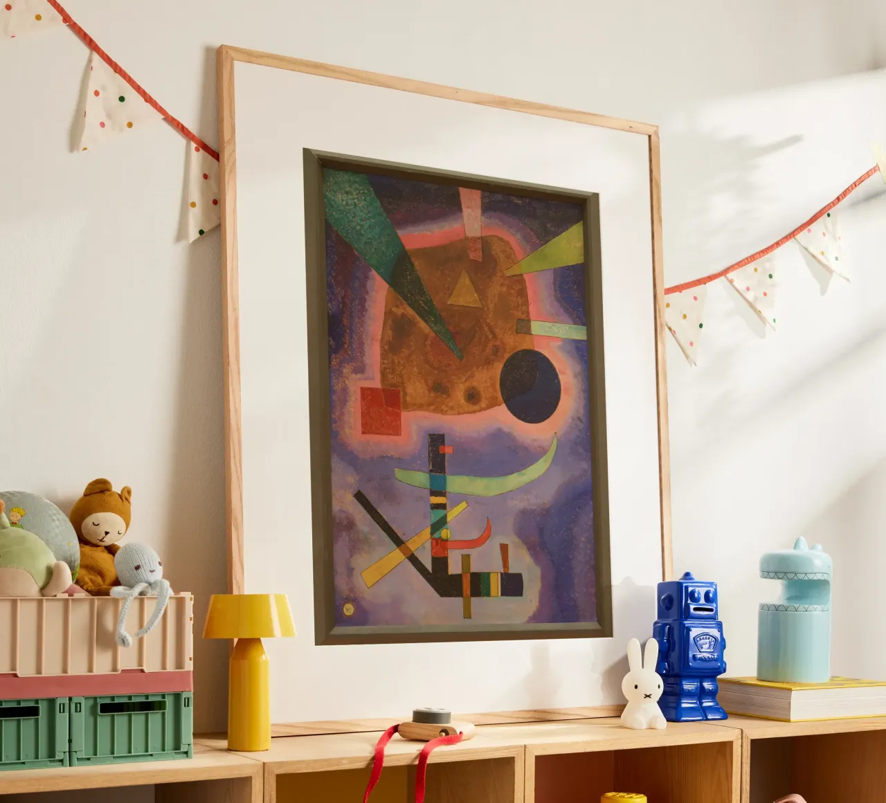 Wassily Kandinsky - Drei Elemente- Abstract Art Poster mit Holzrahmen von Aesthetic Muse