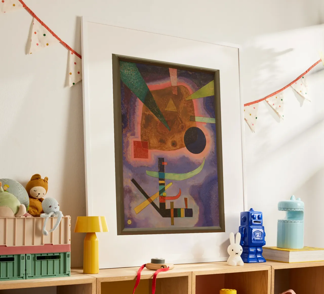 Wassily Kandinsky - Drei Elemente- Abstract Art Poster mit Holzrahmen von Aesthetic Muse