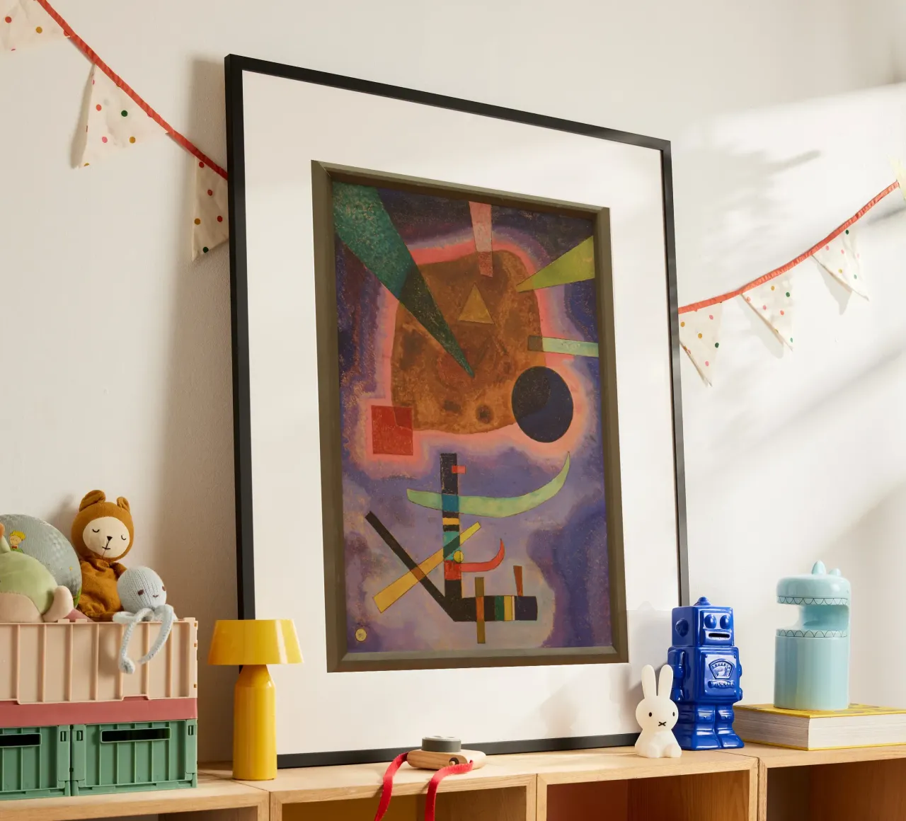 Wassily Kandinsky - Drei Elemente- Abstract Art Poster mit Holzrahmen von Aesthetic Muse