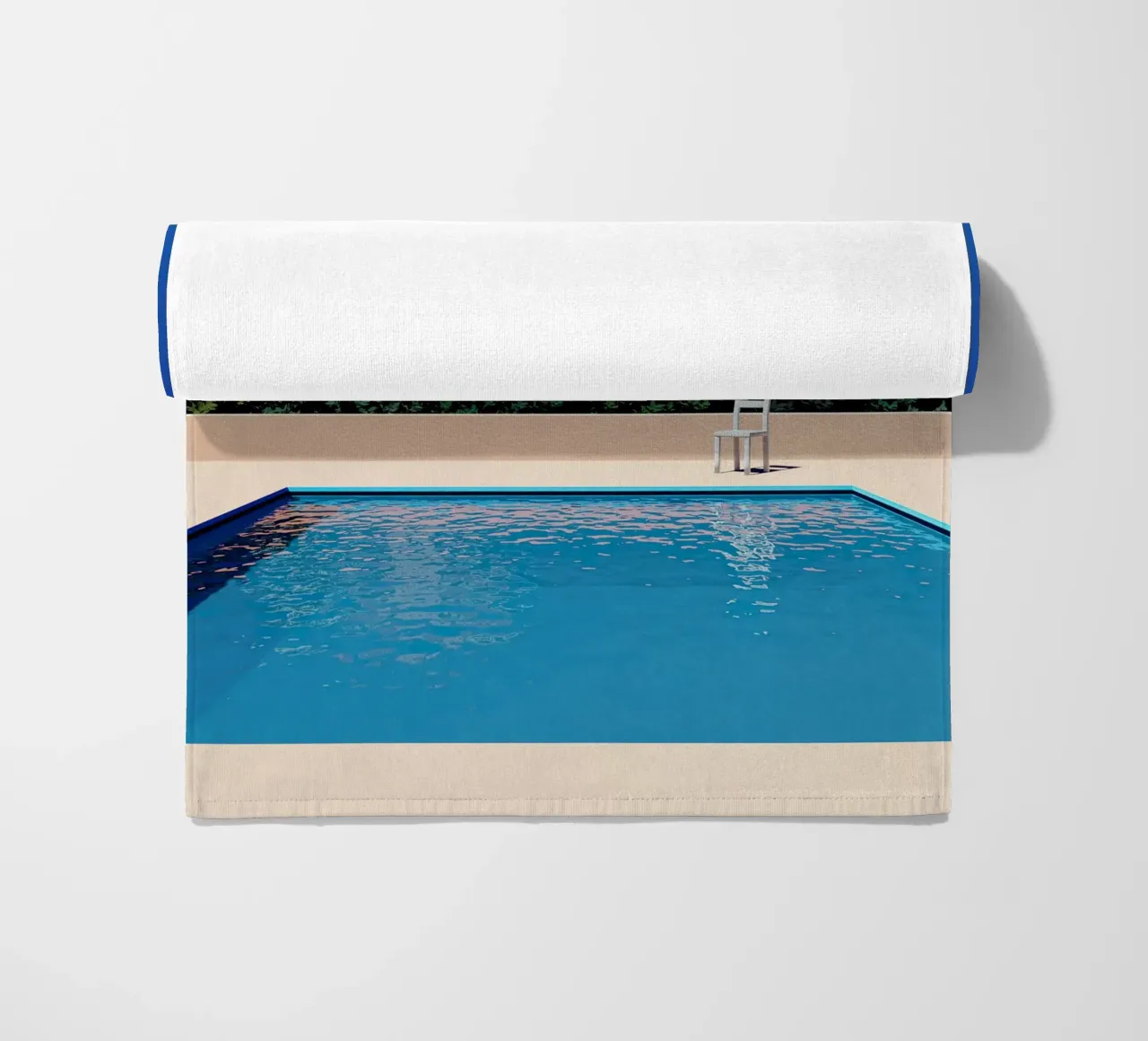 Empty Sunny City Pool telo mare da Leonard Barreiro