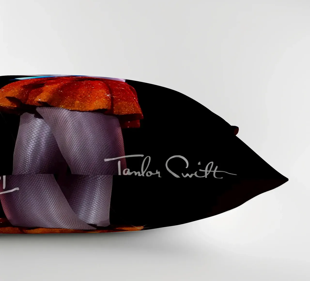 Taylor Swift perfom cuscino da AudioLibrary