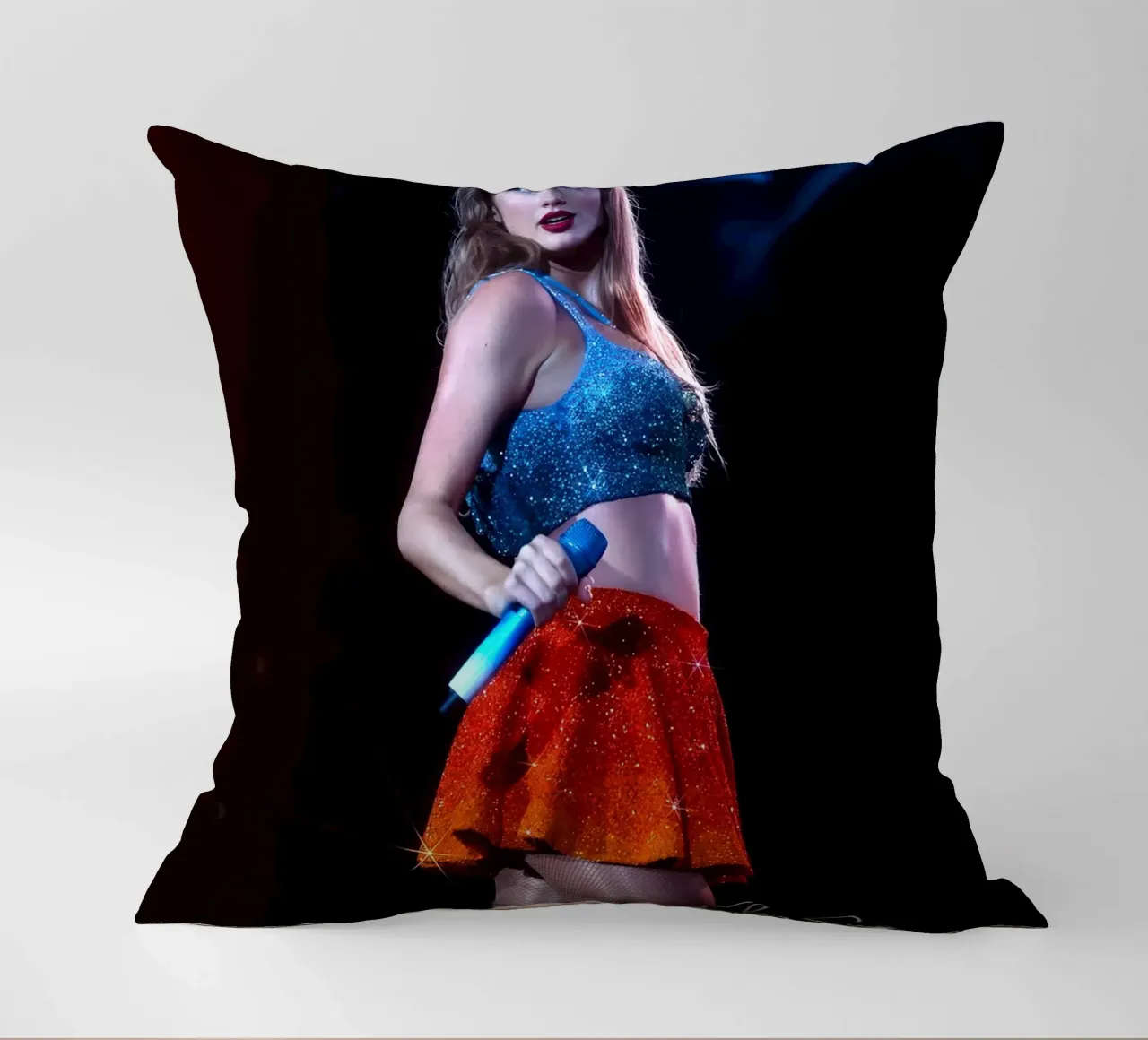 Taylor Swift perfom cuscino da AudioLibrary