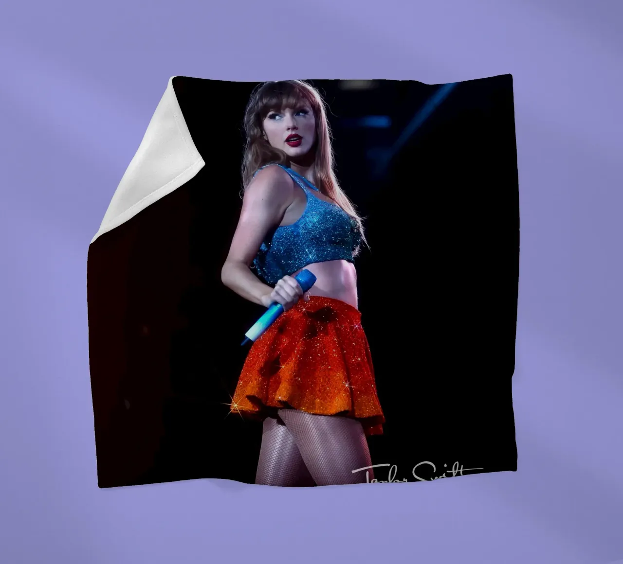Taylor Swift perfom coperta in pile da AudioLibrary