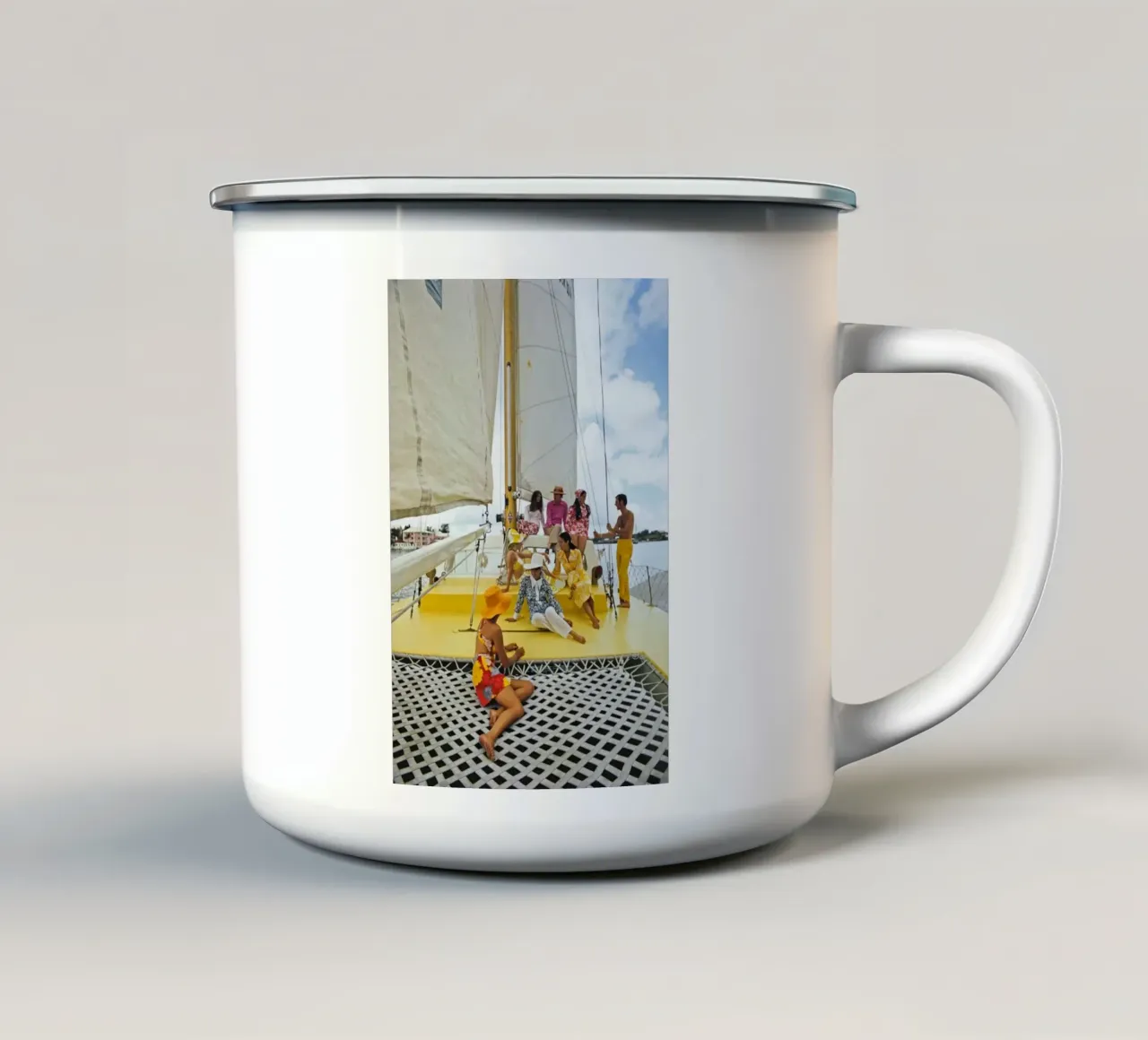 Riunirsi e navigare sulla nave tazza in smalto da The Poster UK