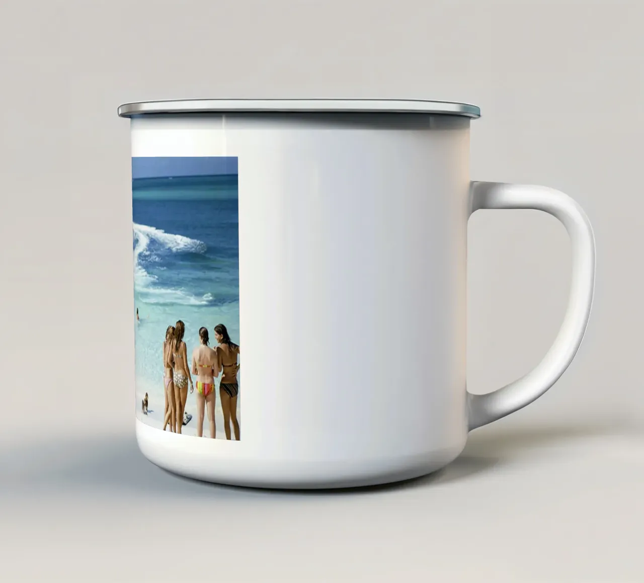 Bikini tazza in smalto da The Poster UK