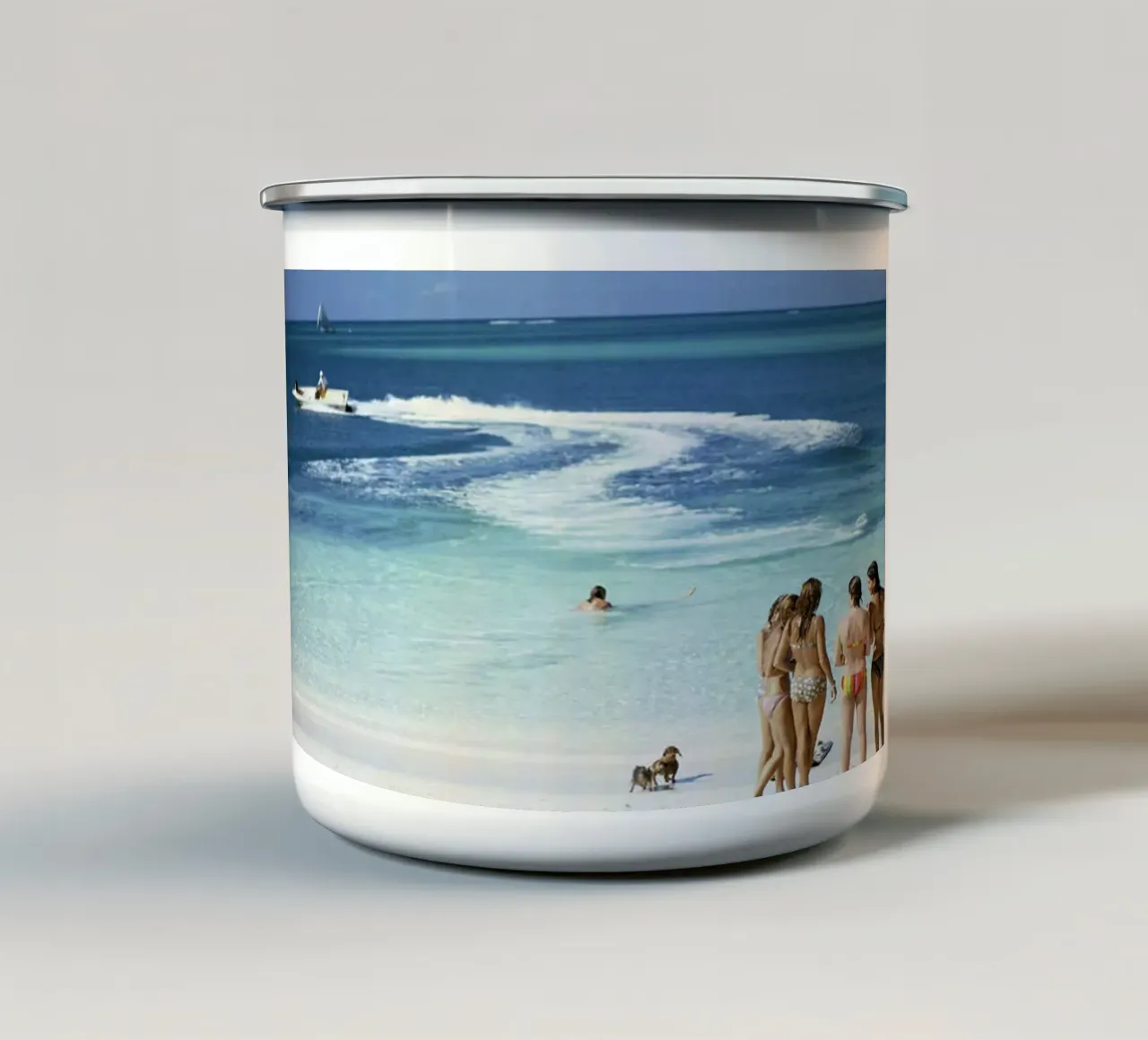 Bikini tazza in smalto da The Poster UK