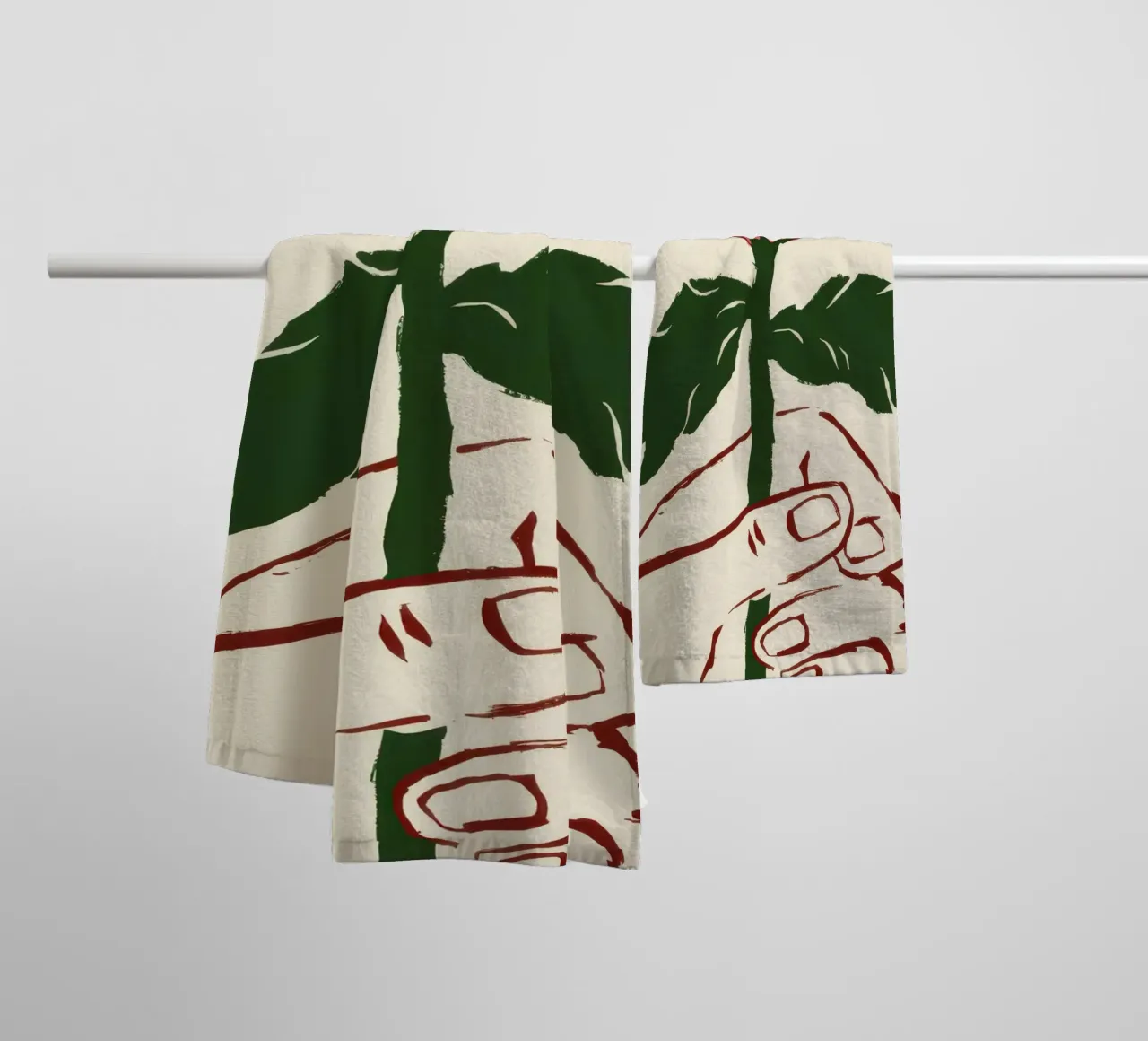 Mano che tiene un fiore rosa asciugamano da bagno da Lyra Glaze