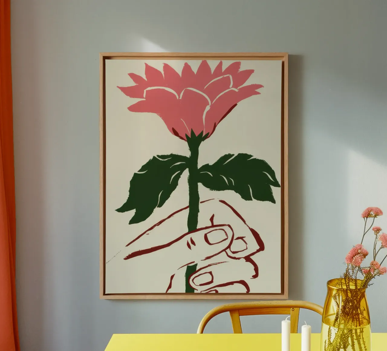 Mano che tiene un fiore rosa tela con Cornice a cassetta da Lyra Glaze