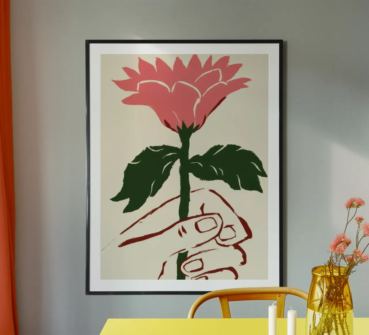 Mano che tiene un fiore rosa poster con telaio in plastica da Lyra Glaze