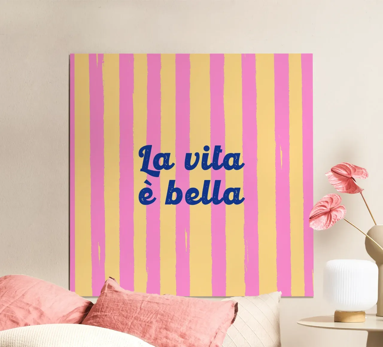 La Vita è Bella - Rayures rétro jaune vif et rose poster avec cadre en plastique de EDMPROJECT