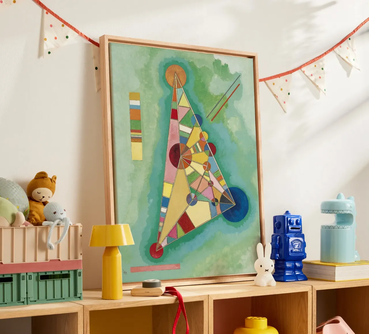 Wassily Kandinsky - Kleurrijk in driehoek- Abstracte Kunst canvas met Baklijst van Aesthetic Muse