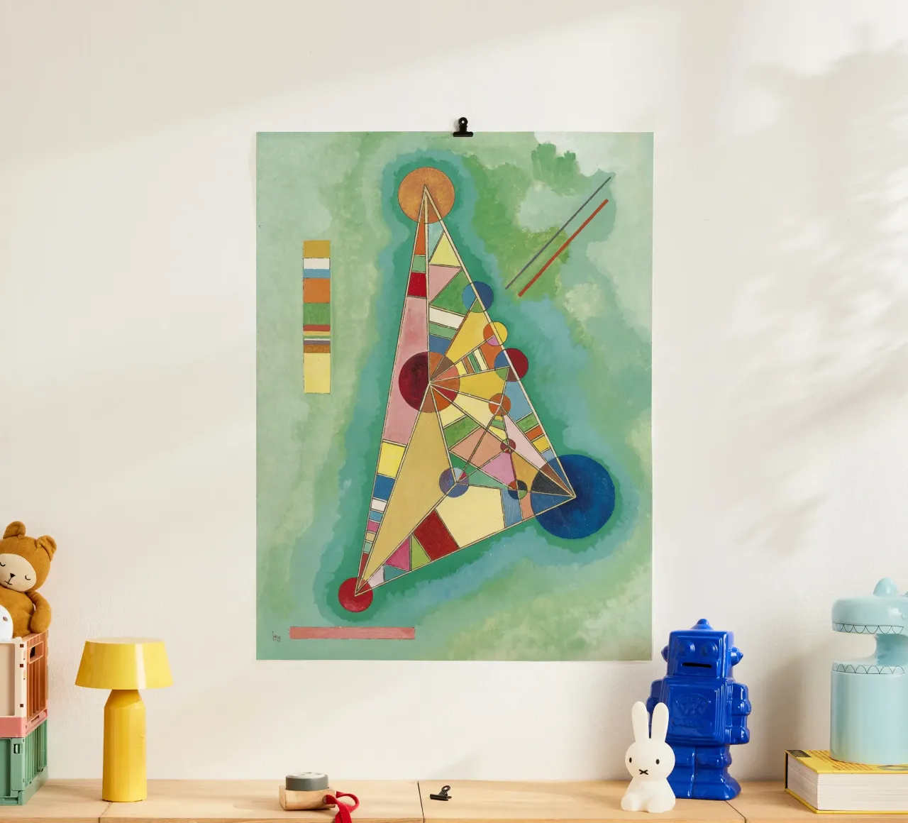 Wassily Kandinsky - Coloré en triangle- Abstract Art poster avec cadre en bois de Aesthetic Muse