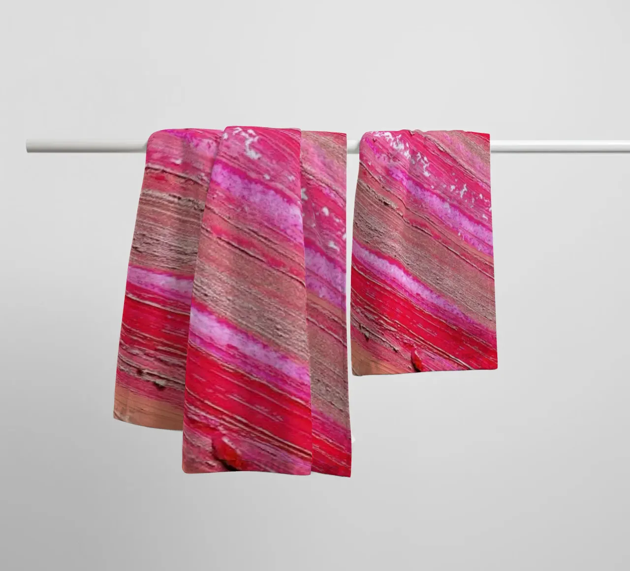 Textures 2 badhanddoek van Kyla Elaine