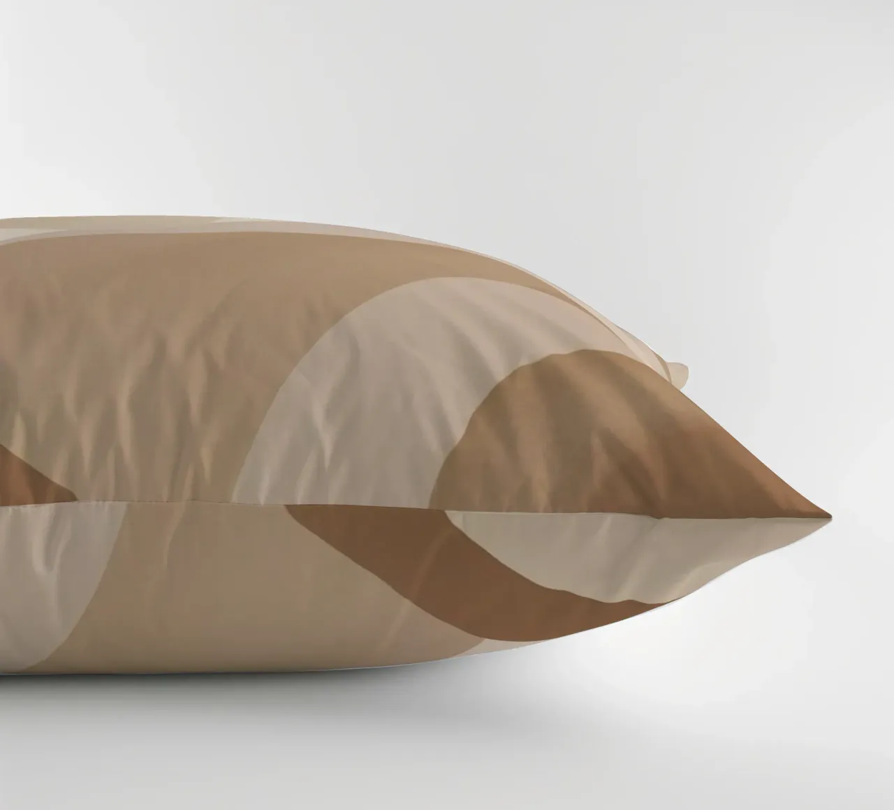 Forme astratte sovrapposte di colore beige e marrone cuscino da DesignDoodle