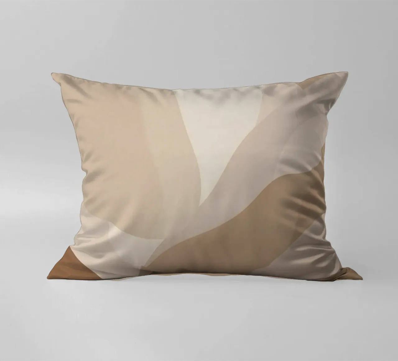Forme astratte sovrapposte di colore beige e marrone cuscino da DesignDoodle