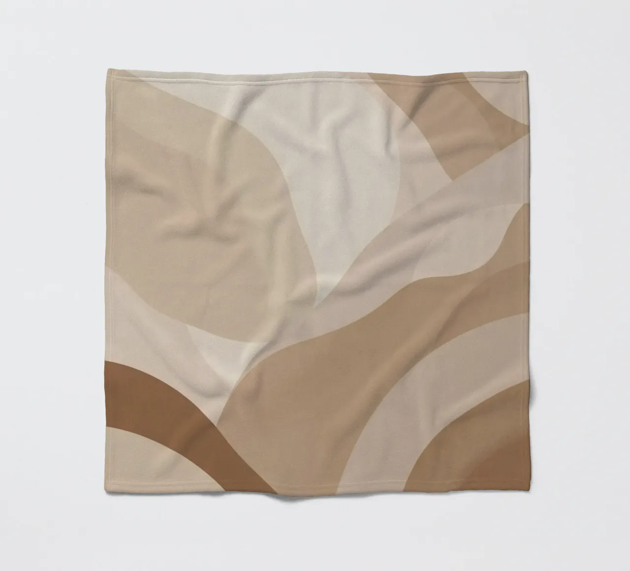 Forme astratte sovrapposte di colore beige e marrone coperta in pile da DesignDoodle