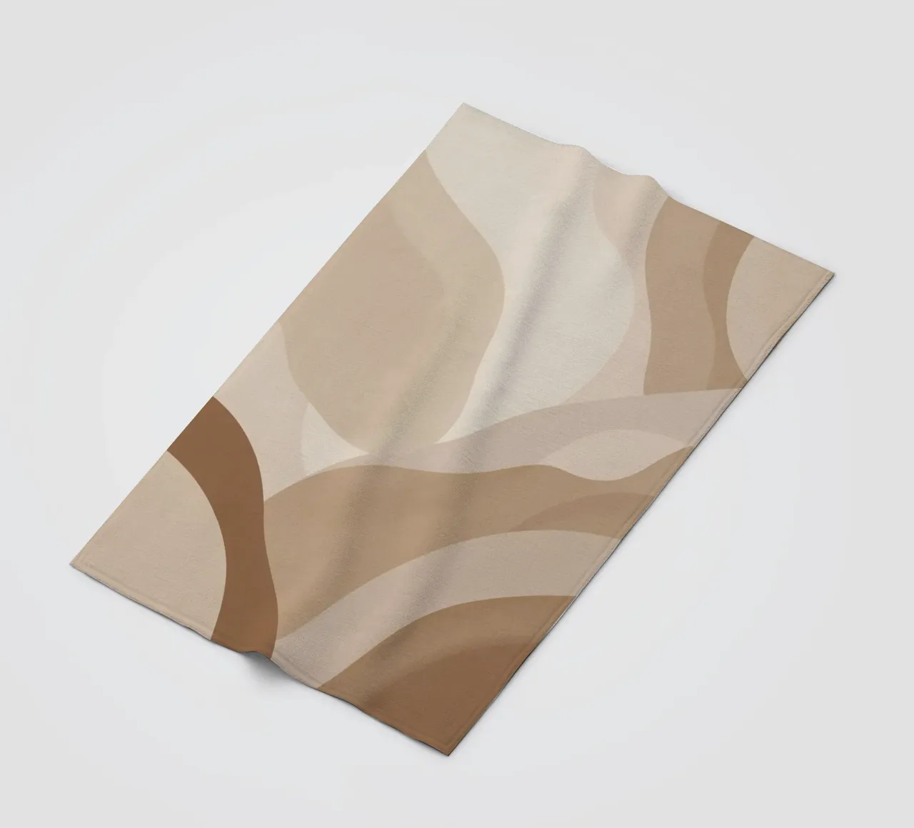 Forme astratte sovrapposte di colore beige e marrone coperta in pile da DesignDoodle