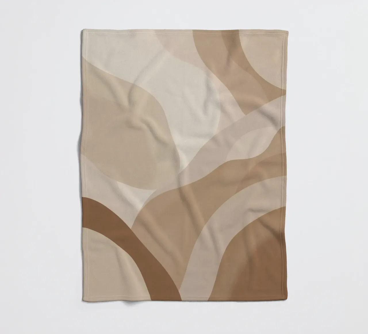 Forme astratte sovrapposte di colore beige e marrone coperta in pile da DesignDoodle