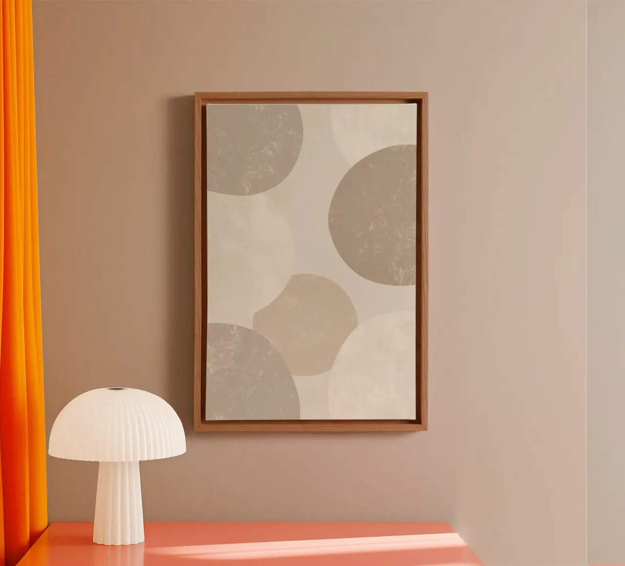 Cerchi astratti beige su sfondo beige chiaro tela con Cornice a cassetta da DesignDoodle