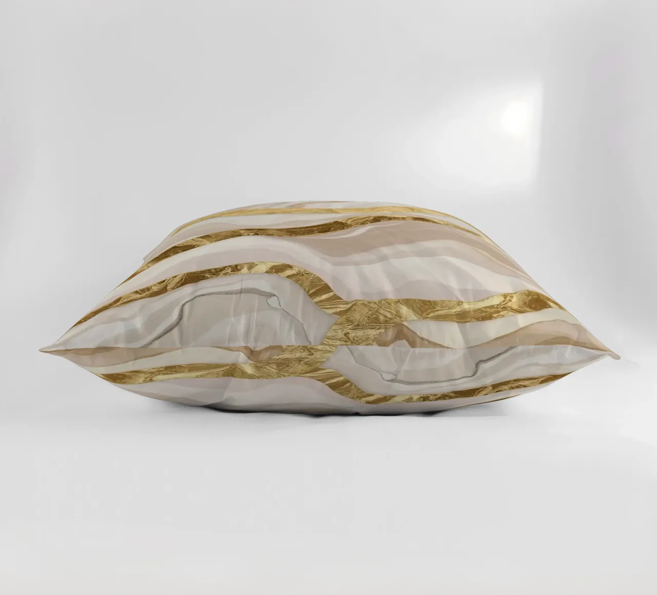 Marmo beige astratto con linee ondulate dorate cuscino da DesignDoodle