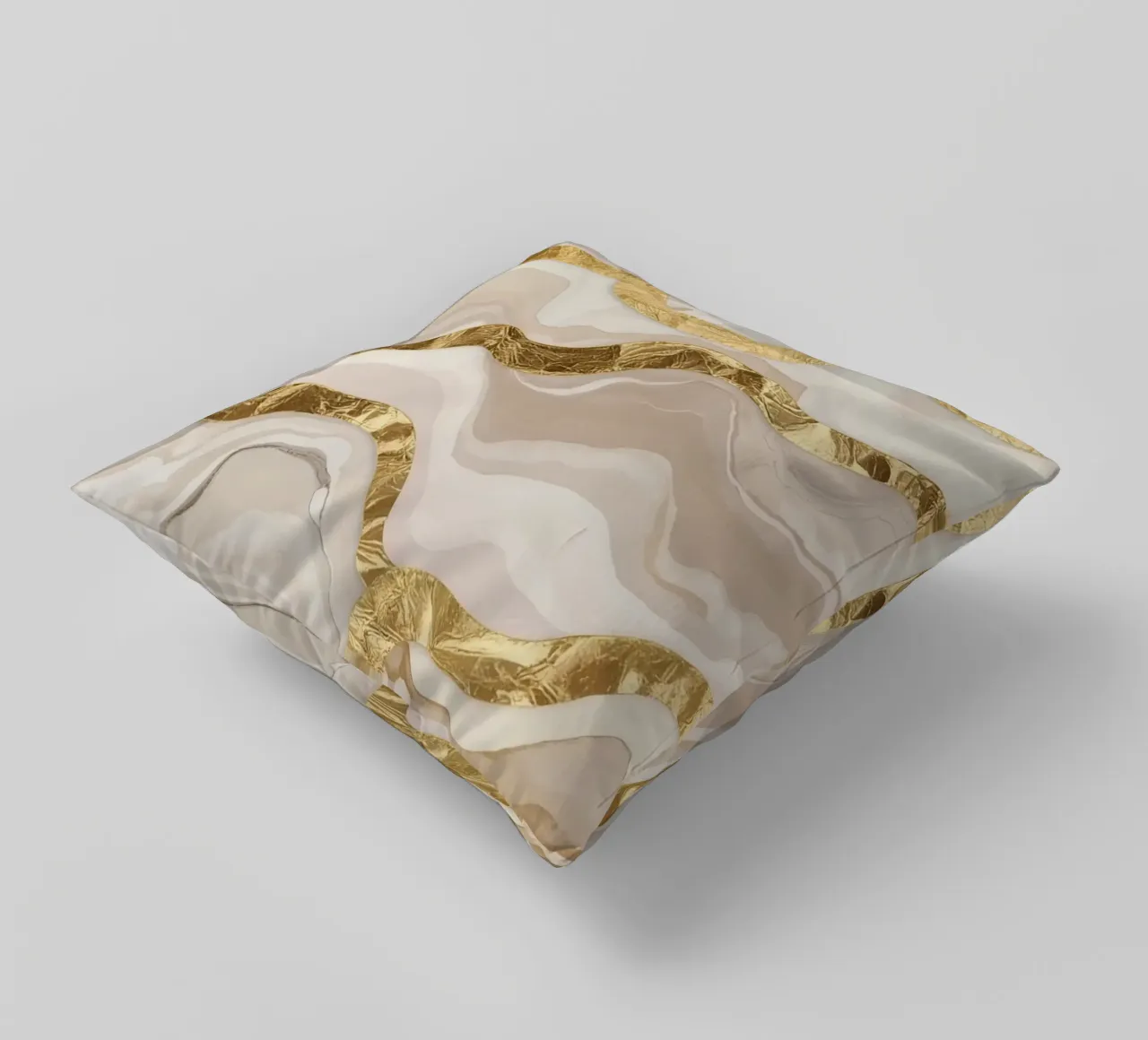 Marmo beige astratto con linee ondulate dorate cuscino da DesignDoodle