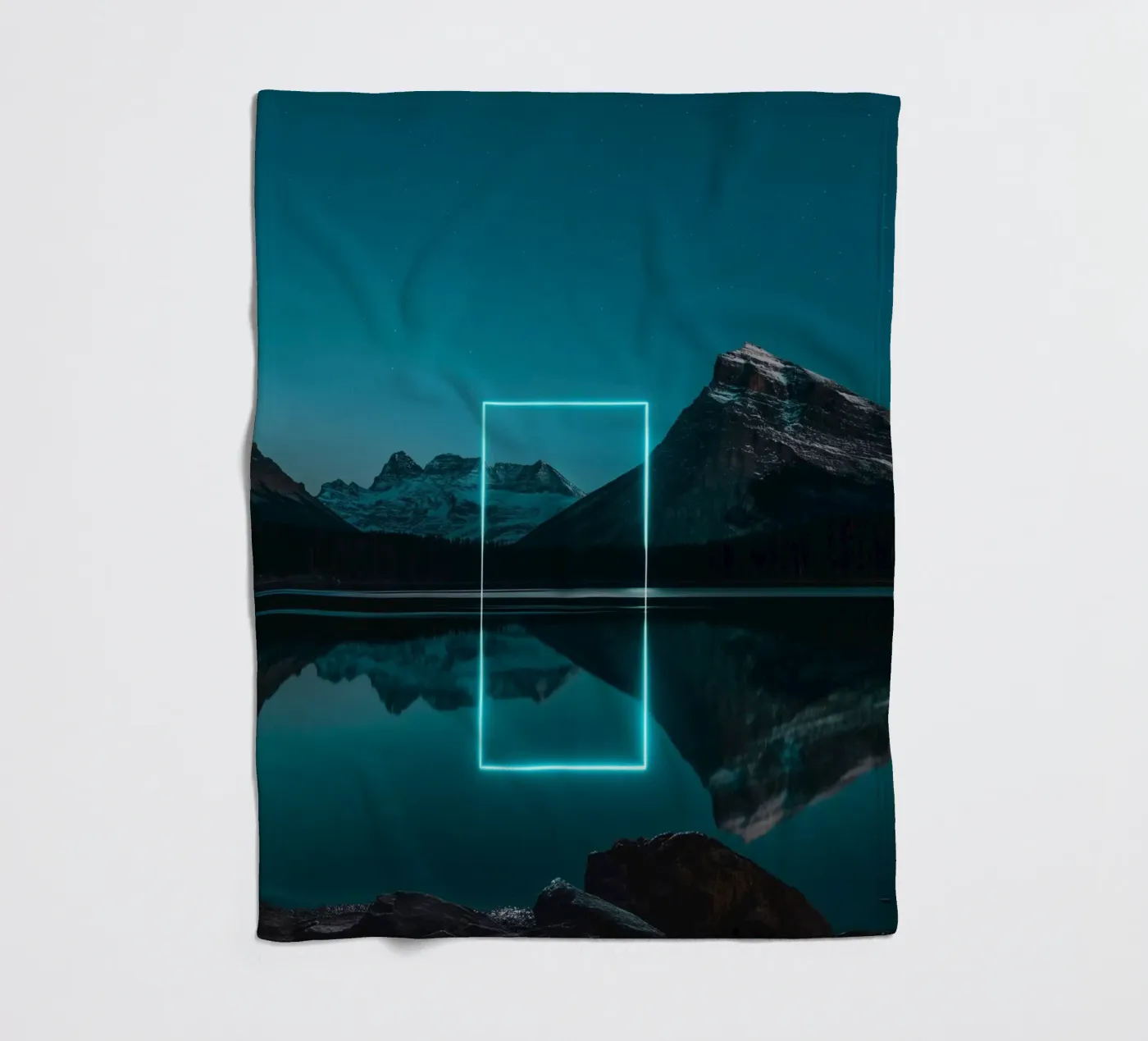 Lake reflection rectangle Fleecedecke von LeDieg