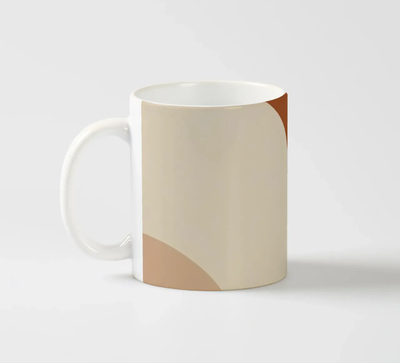 Composizione astratta con forme geometriche e tonalità della terra tazza in ceramica da DesignDoodle