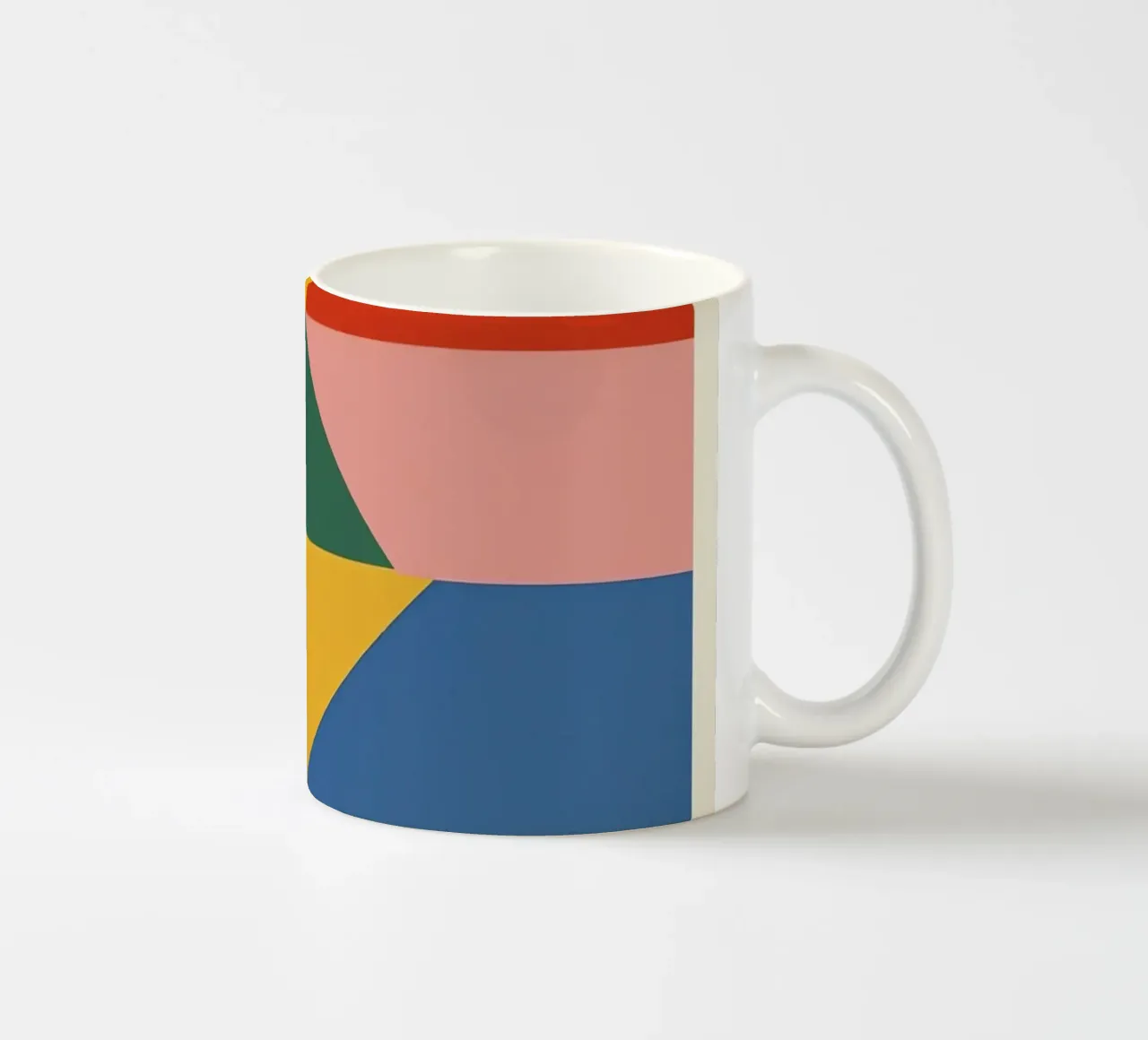 Composizione geometrica astratta con triangoli colorati tazza in ceramica da DesignDoodle