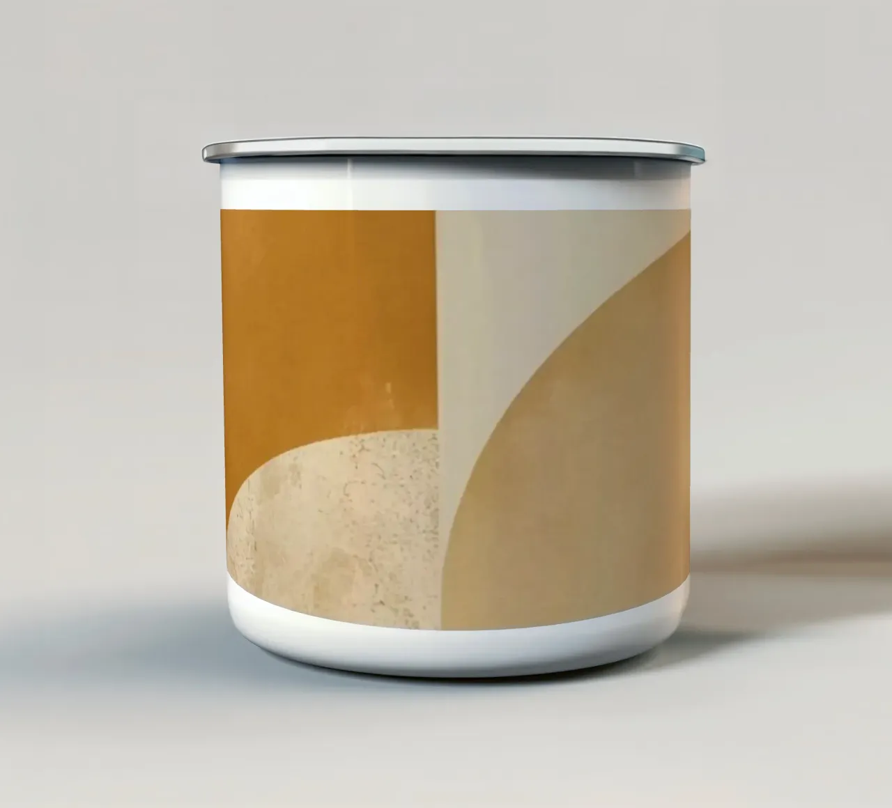 Modello geometrico astratto con cerchi e quadrati nella terra tazza in smalto da DesignDoodle