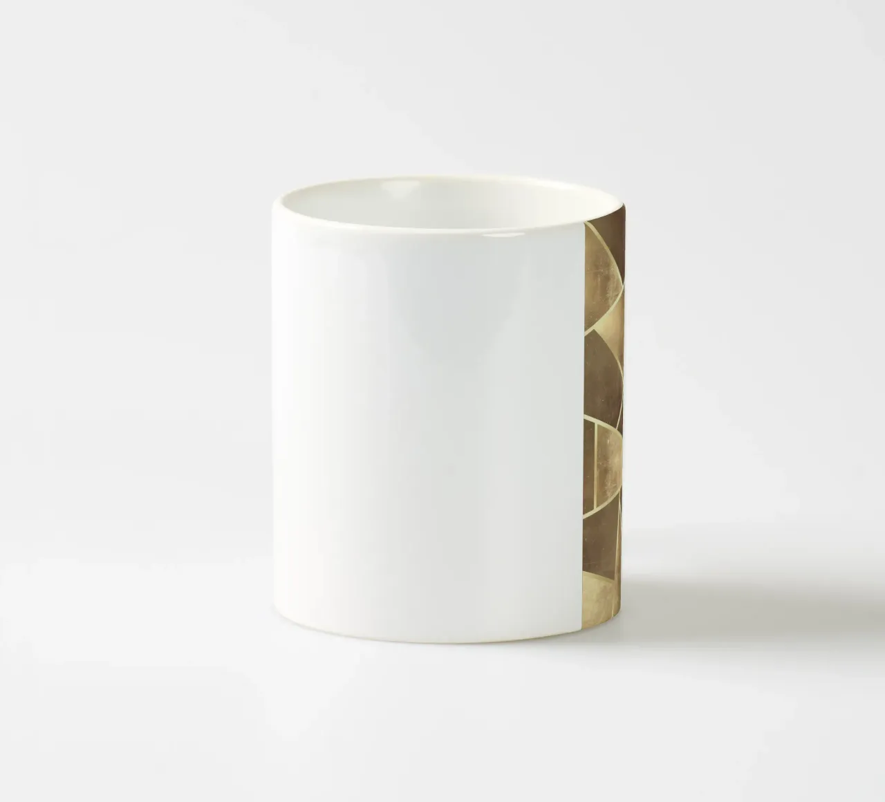 forme geometriche triangoli design astratto texture metallica tazza in ceramica da Patrick M Gerber