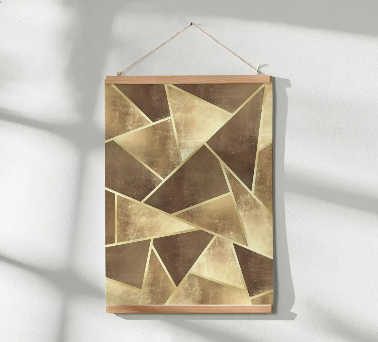 forme geometriche triangoli design astratto texture metallica poster con telaio in plastica da Patrick M Gerber