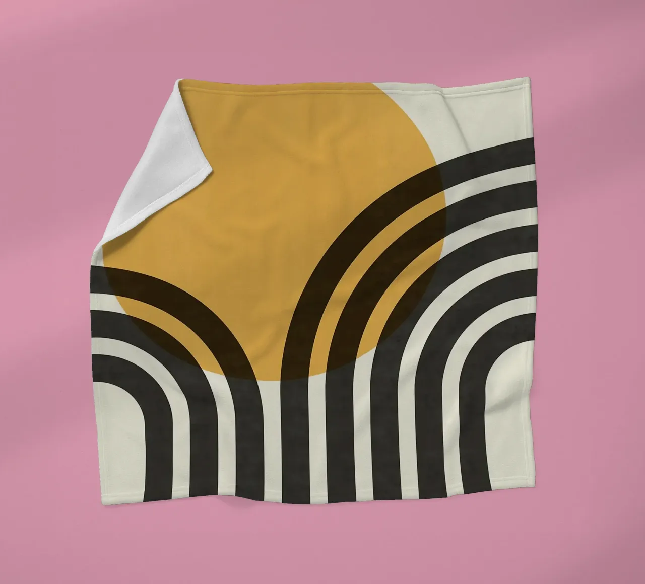 sole curve archi cerchio arancione linee nere coperta in pile da Patrick M Gerber