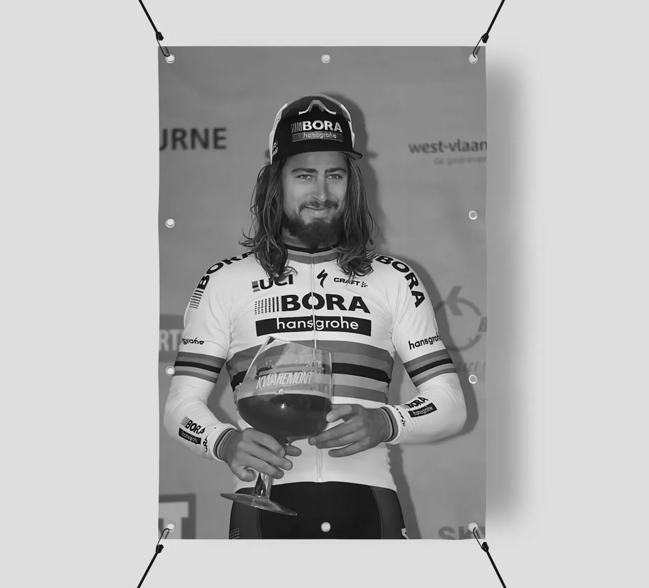 peter sagan con in mano il trofeo telo in pvc da addelia shope