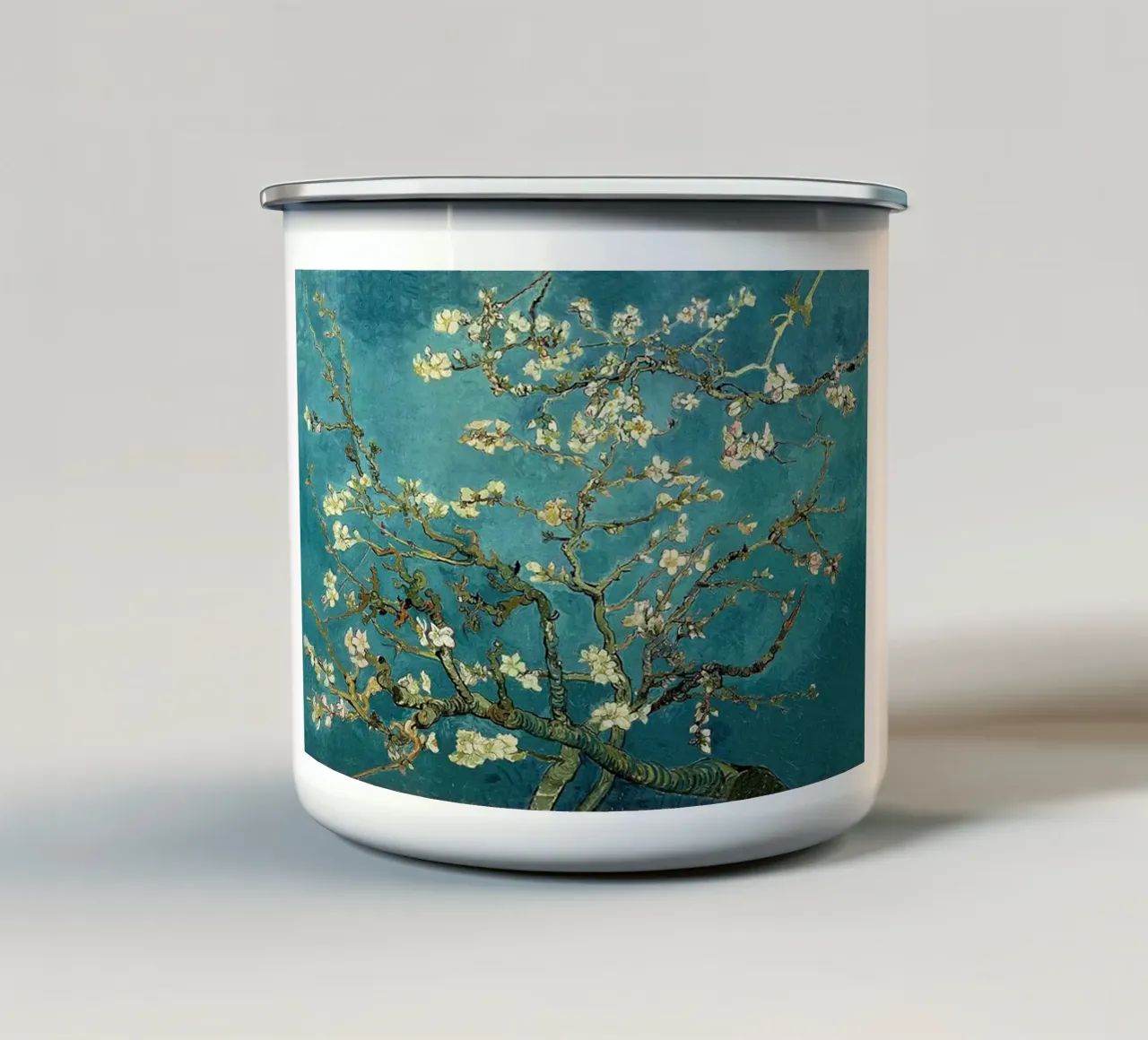 mandorli in fiore all'inizio della stagione tazza in smalto da Piper Shop Oke