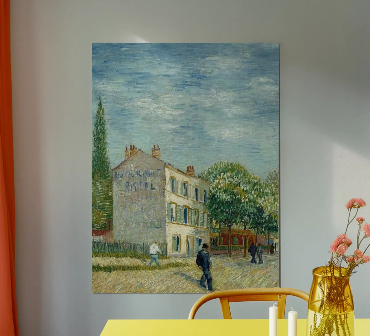 vue de la rue à l'extérieur d'un restaurant poster avec cadre en plastique de Piper Shop Oke