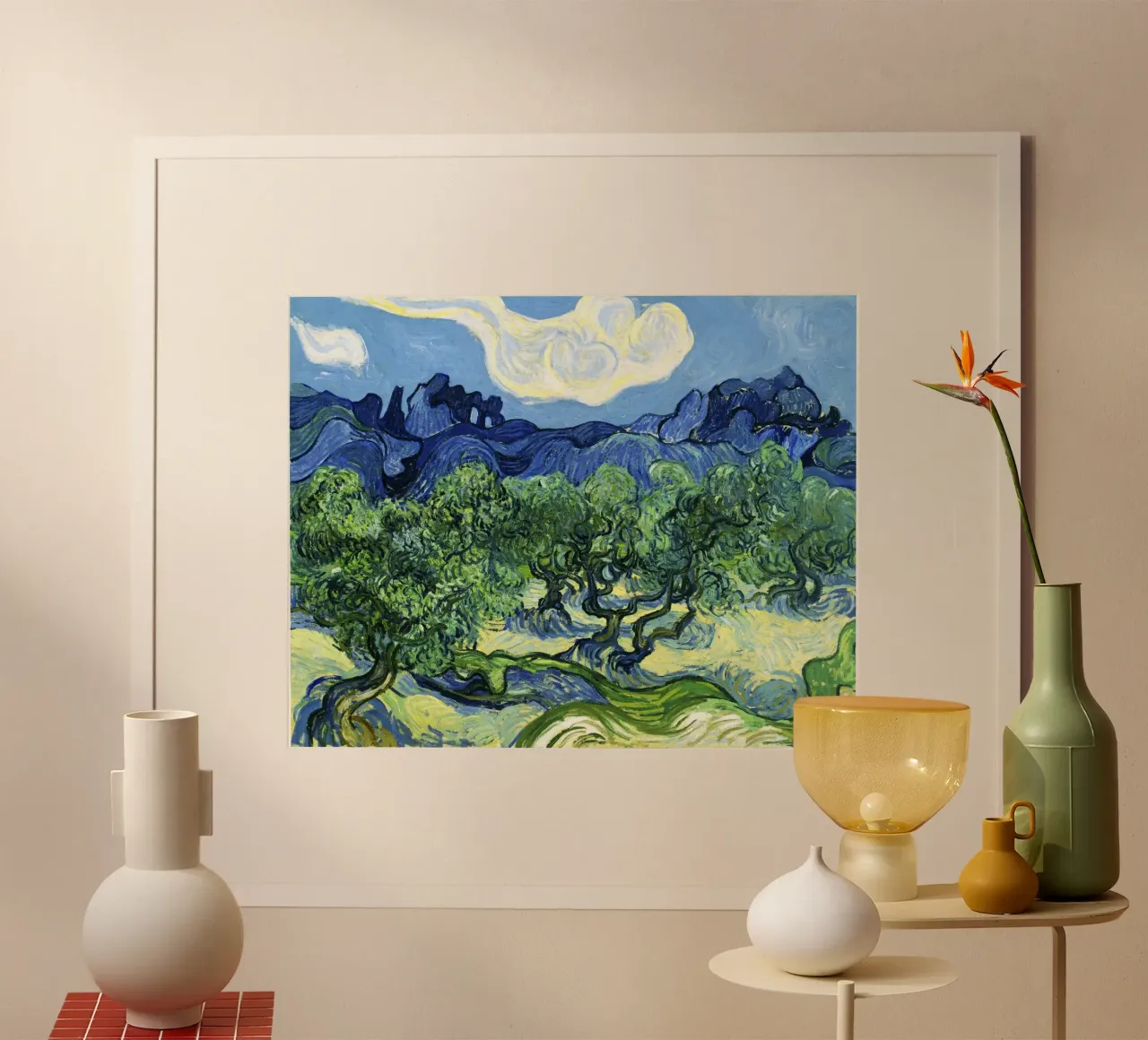 Olivos con los Alpilles al fondo por Vincent v poster con marco de madera de Classic Art Prints