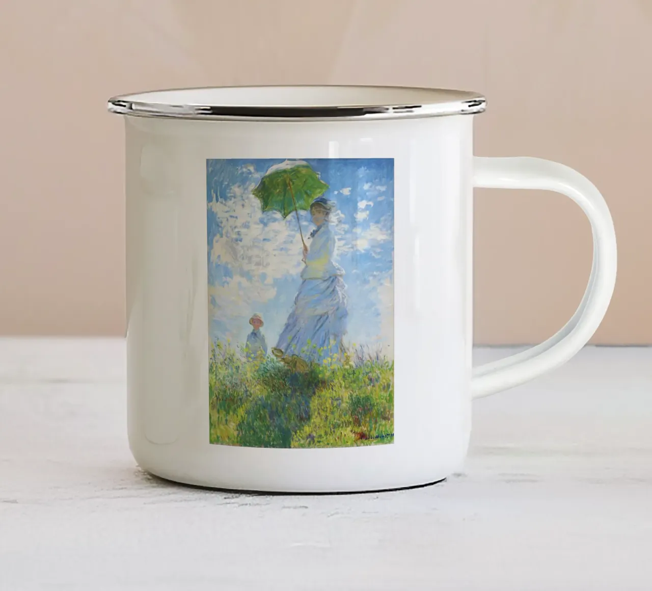 Donna con ombrellino di Claude Monet (1875) tazza in smalto da Classic Art Prints