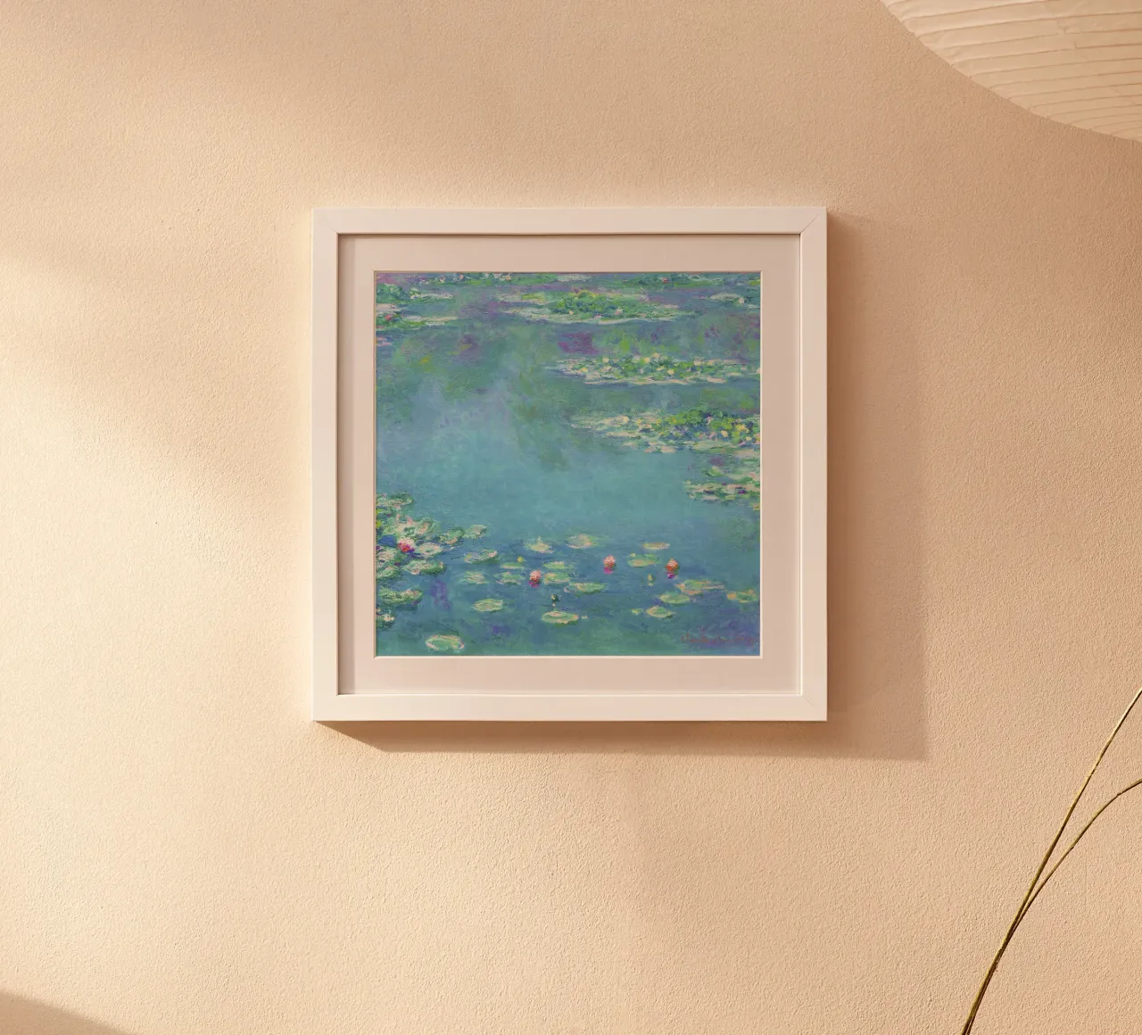 Ninfee di Claude Monet (1840-1926) poster con telaio in alluminio da Classic Art Prints