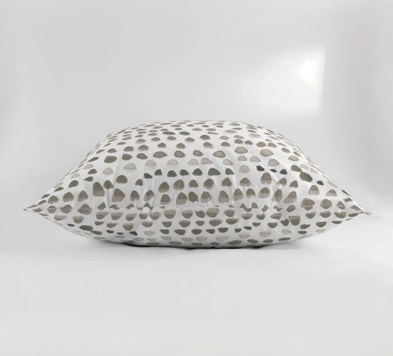 painted dots light brown cuscino da IRIS LEHNHARDT FINE ART