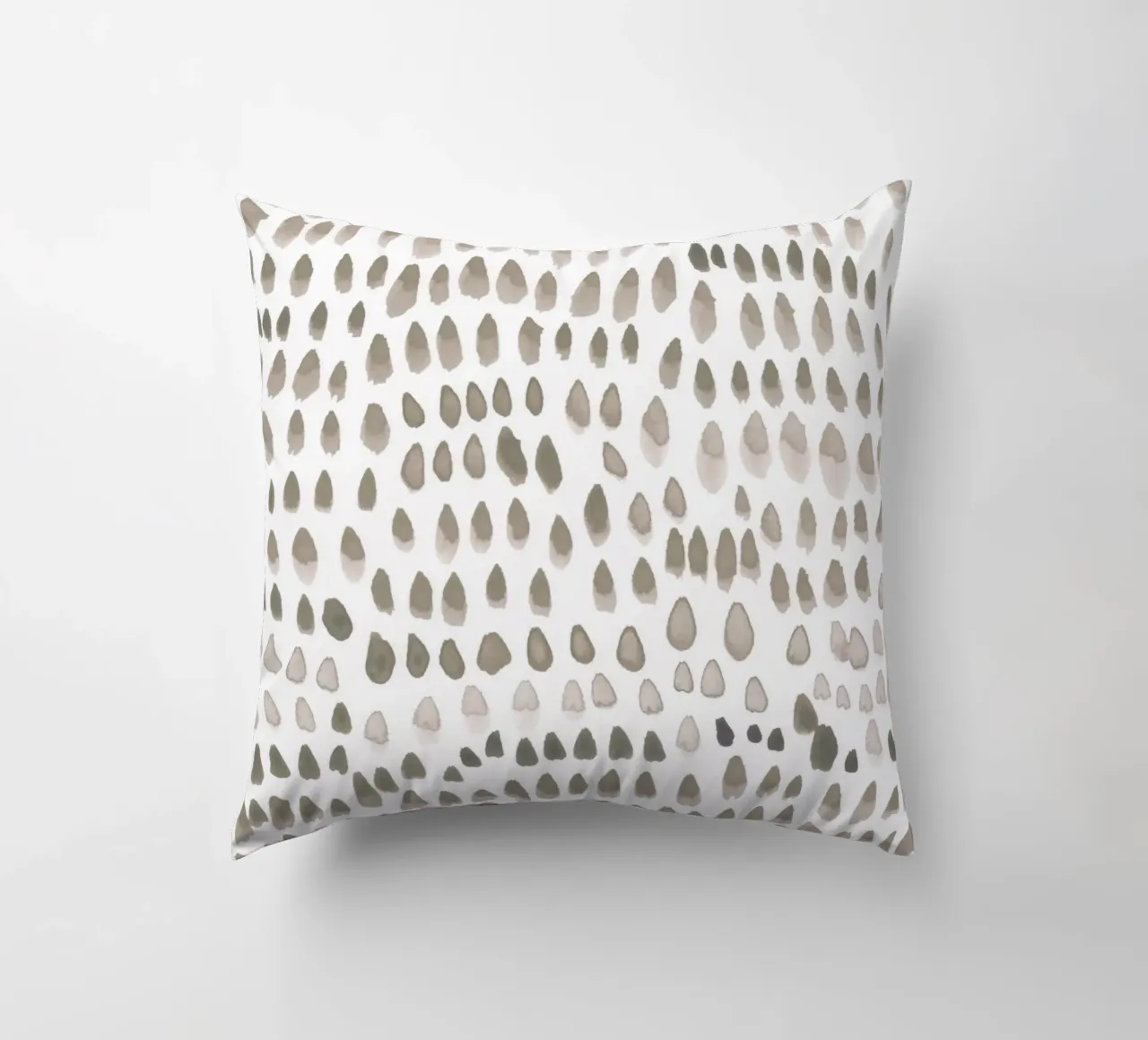 painted dots light brown cuscino da IRIS LEHNHARDT FINE ART