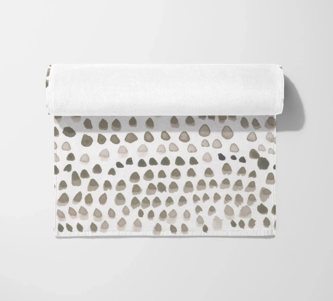 painted dots light brown telo mare da IRIS LEHNHARDT FINE ART