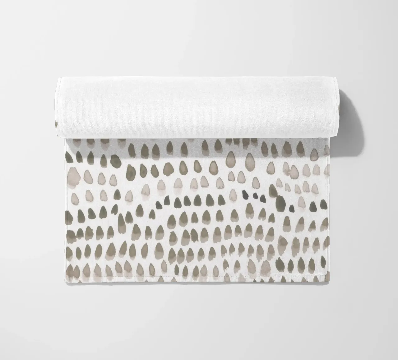 painted dots light brown telo mare da IRIS LEHNHARDT FINE ART