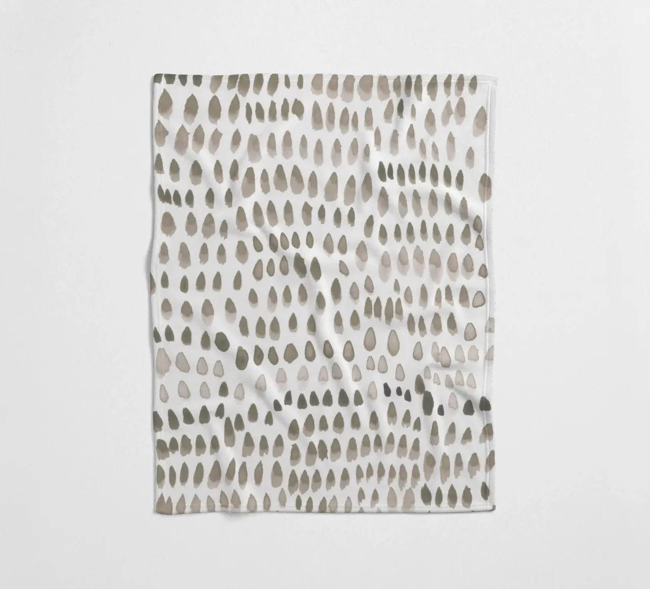 painted dots light brown coperta in pile da IRIS LEHNHARDT FINE ART