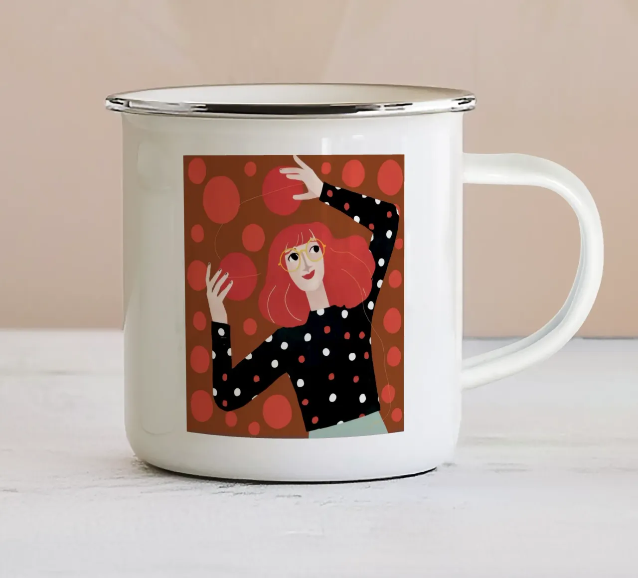 Ballo gioioso a pois tazza in smalto da Bara Suara