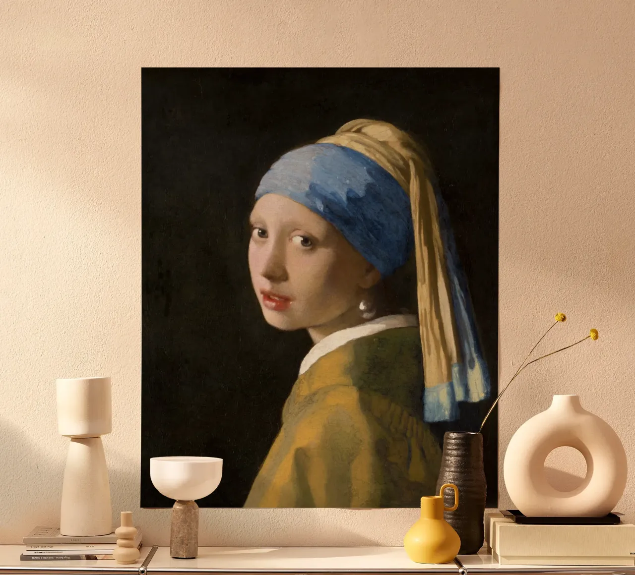 Das Mädchen mit dem Perlenohrring von Johannes Vermeer Poster mit Holzrahmen von Venus Art