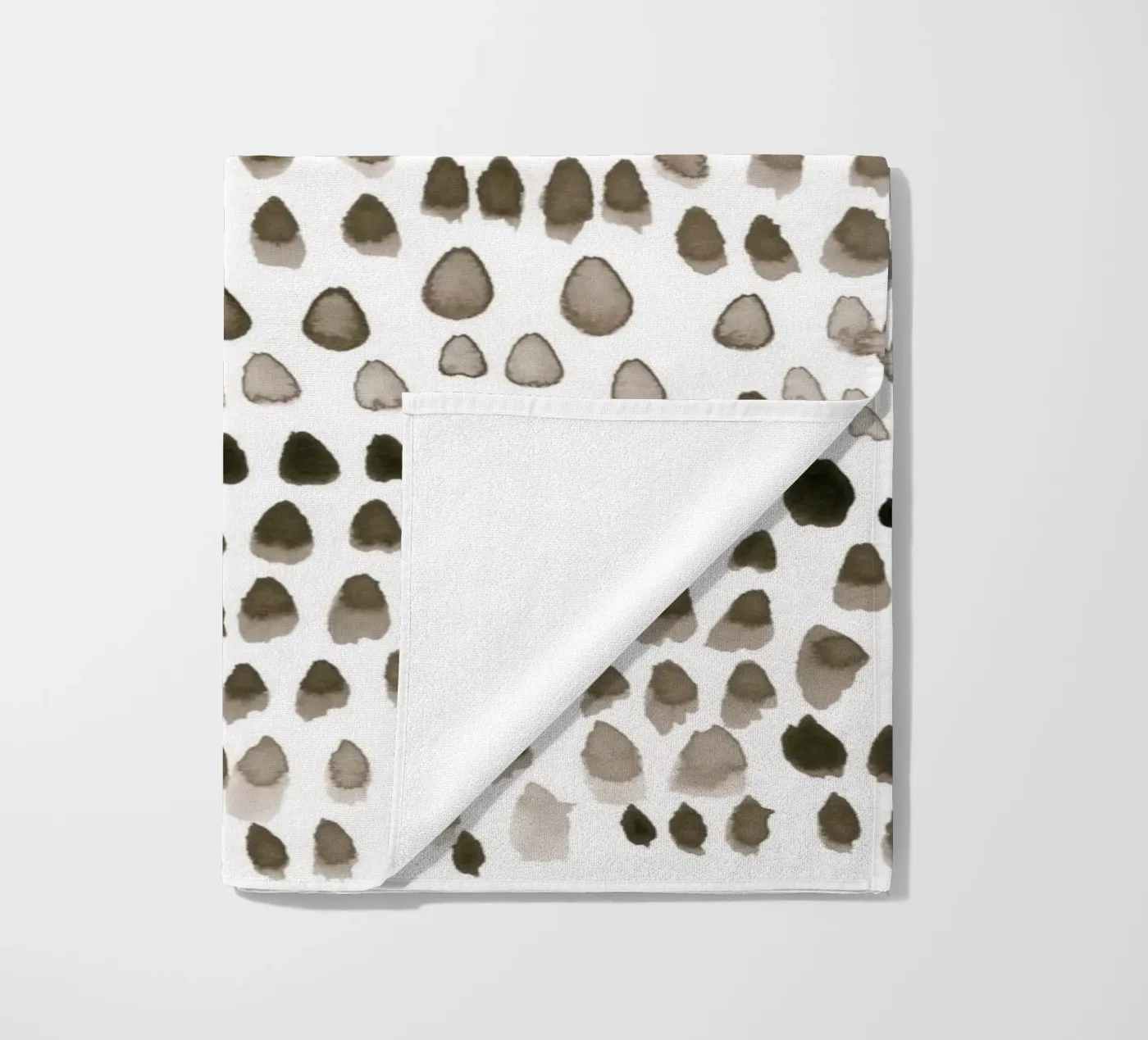 painted dots brown telo mare da IRIS LEHNHARDT FINE ART