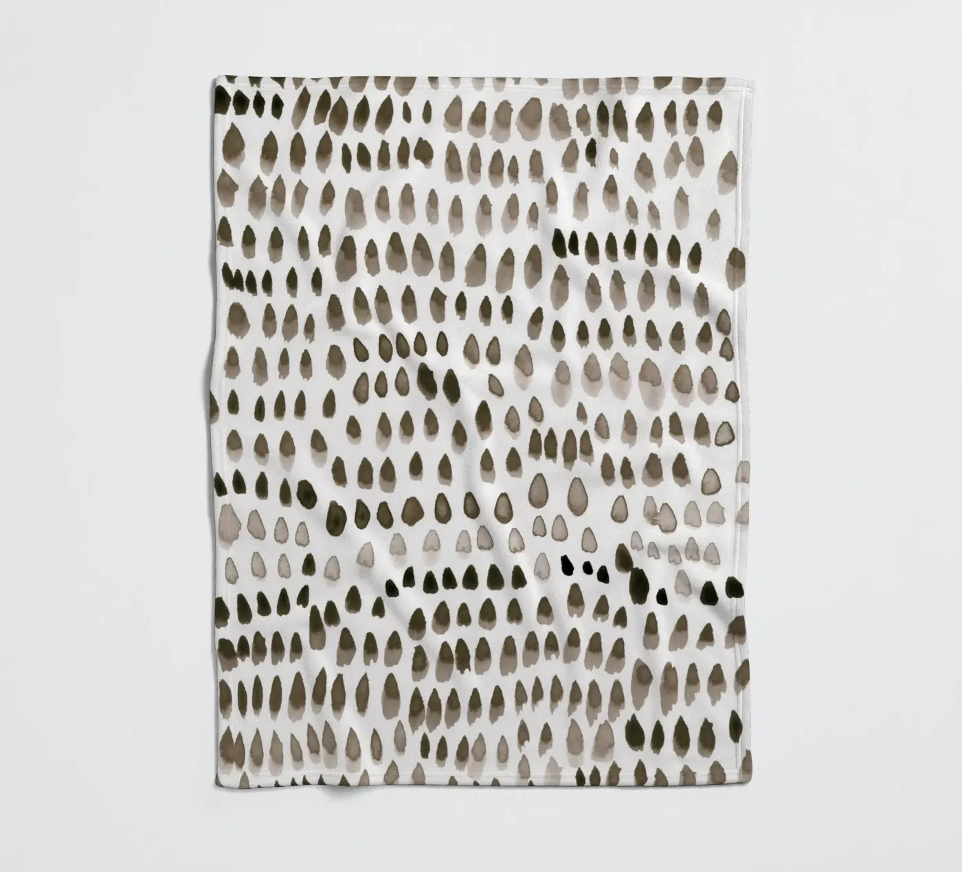 painted dots brown fleecedeken van IRIS LEHNHARDT FINE ART