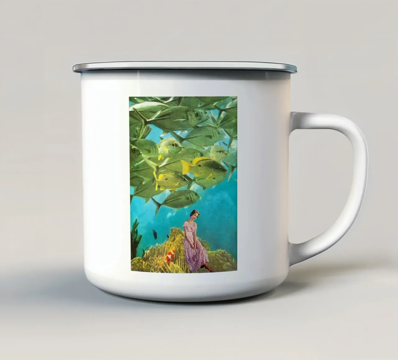 It's lonely down here (Under the Sea) tazza in smalto da MsGonzalez